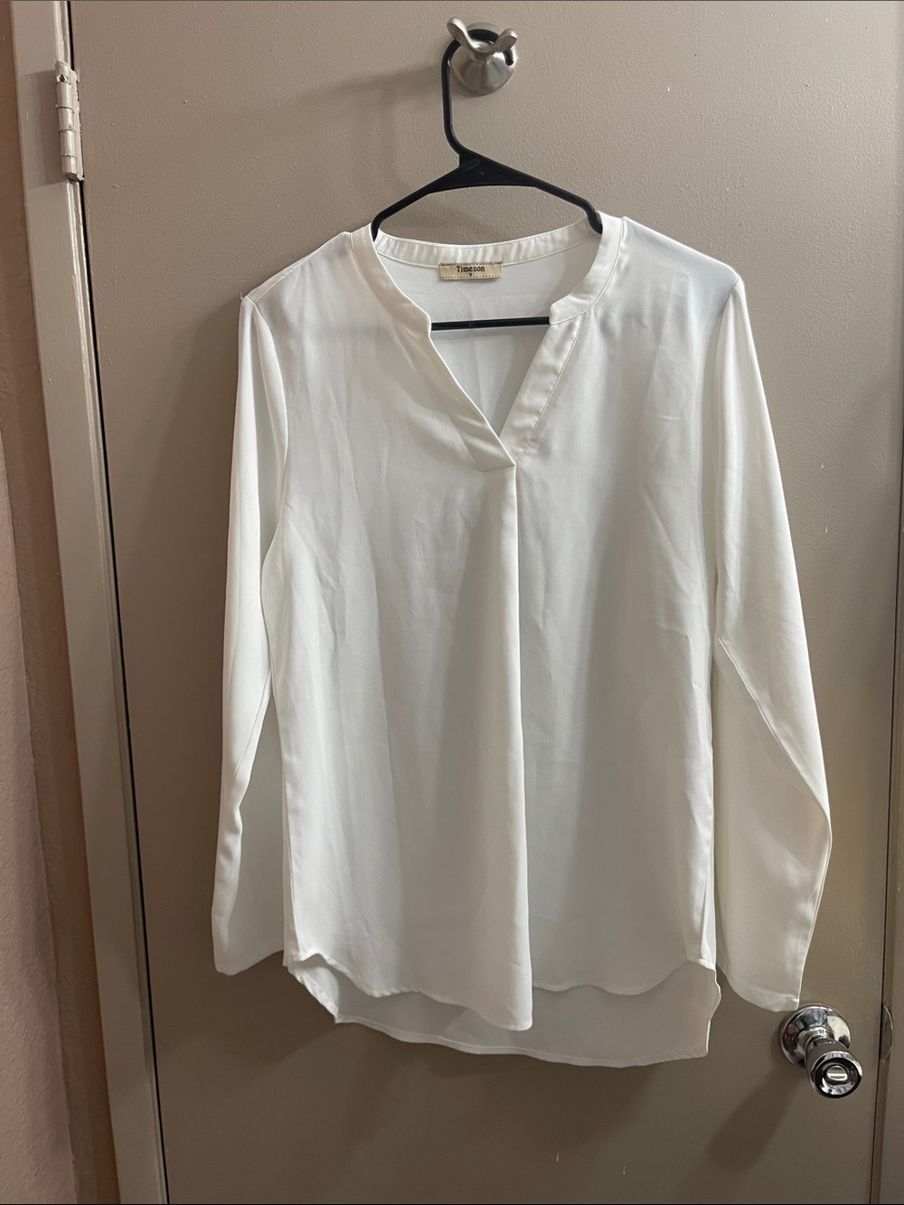 Women’s White Split-Neck Long Sleeve Blouse